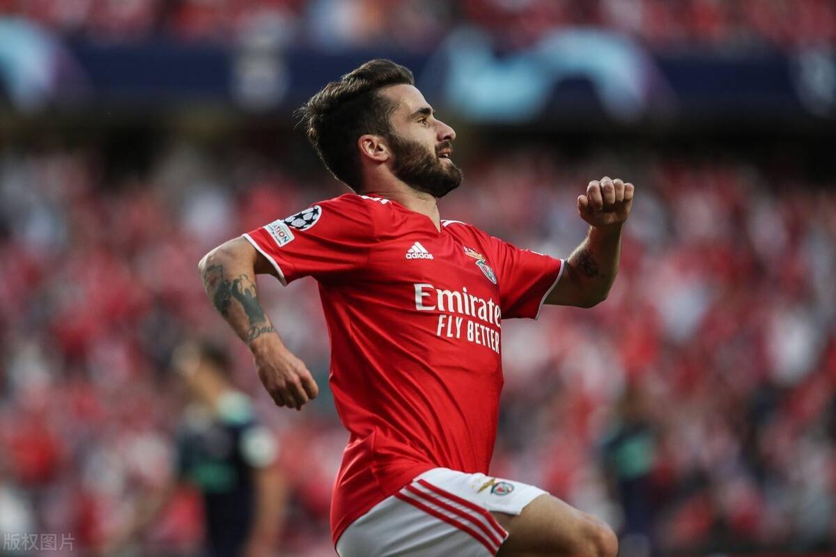 赛地聚焦：法甲今晚热度飙升；本菲卡临场应变；引发热议；控场能力受关注 