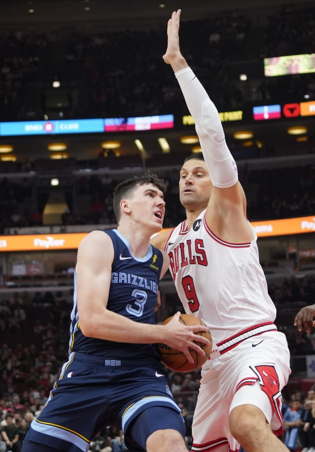 威尼斯人游戏 -赛后芝加哥公牛备战NBA季后赛，防线松动细节曝光，质疑声仍在，更衣室氛围转暖的简单介绍