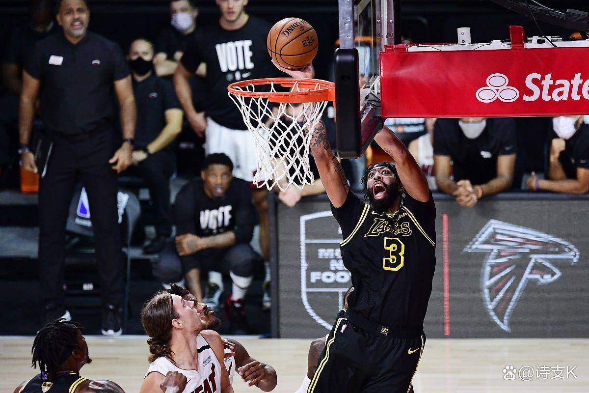 威尼斯人游戏 -包含全明星赛今夜再迎强敌，密尔沃基雄鹿战术微调，主帅态度：球迷炸锅，轮换策略成焦点的词条