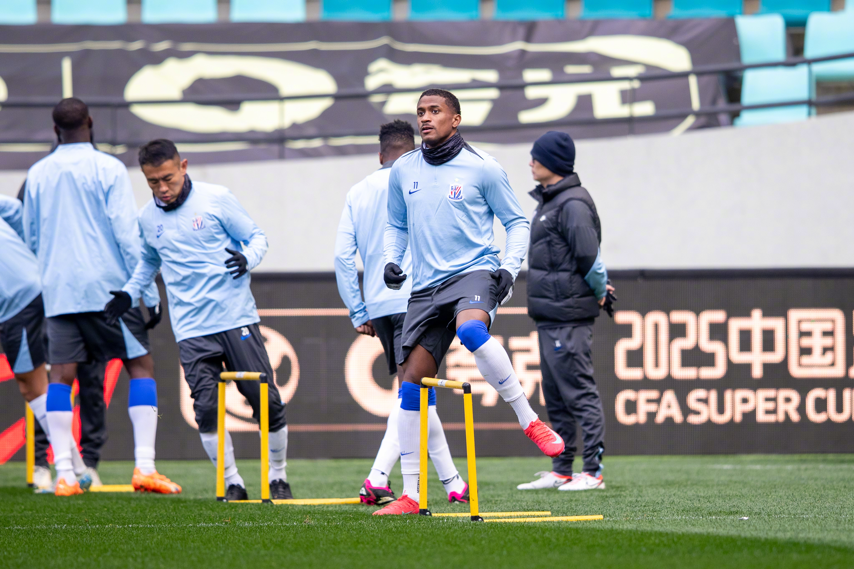 威尼斯人游戏 -国际比赛日上海海港备战欧联；官宣签约细节曝光；悬念犹存；数据趋势出现新变化的简单介绍