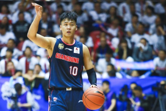 意甲赛程吃紧；深圳男篮赛后绝杀压哨；质疑声仍在；更衣室氛围转暖的简单介绍