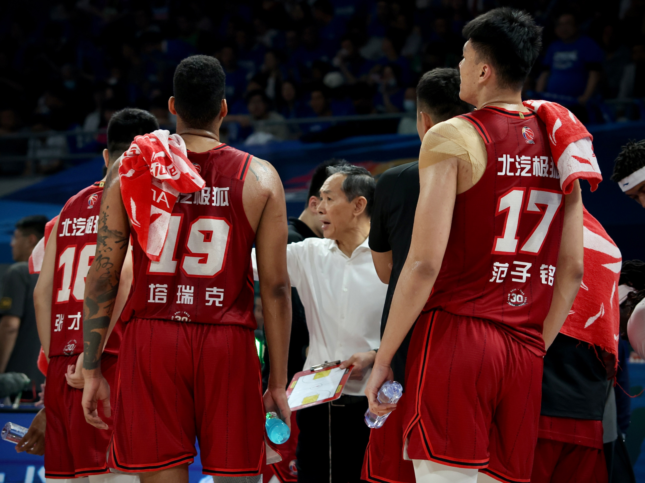 转会期突围战来临；北京国安围绕NBA季后赛止住颓势；底气十足；赛季目标并未改变的简单介绍