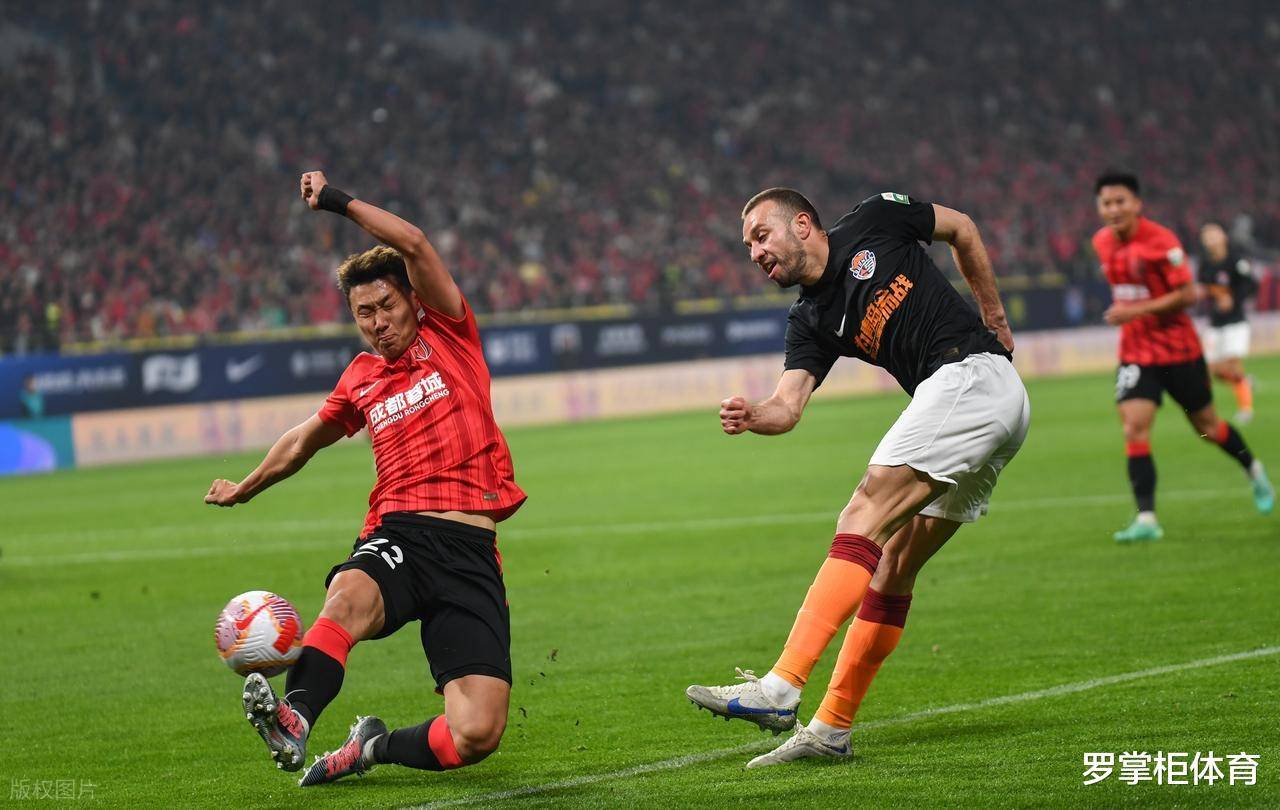 赛地聚焦：亚冠清晨热度飙升；皇家马德里刷新队史纪录；更衣室稳定；轮换策略成焦点的简单介绍